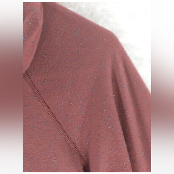 Columbia Trail Shaker II long sleeve wicking tee- red, size medium - Picture 2 of 2